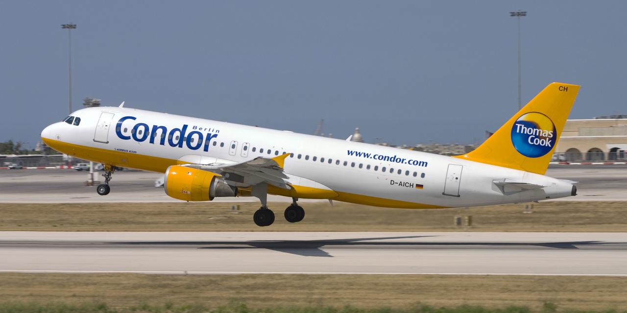 Flugzeug der Fluglinie Condor im Auftrag von Thomas Cook beim Abheben