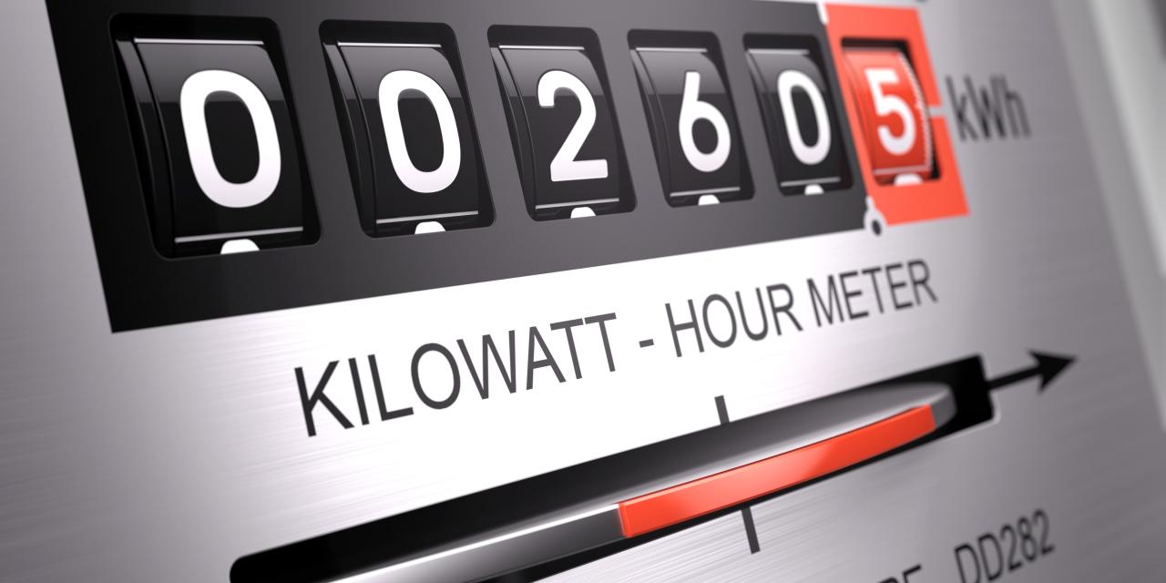 Stromzähler zeigt verbrauchte Kilowattstunden