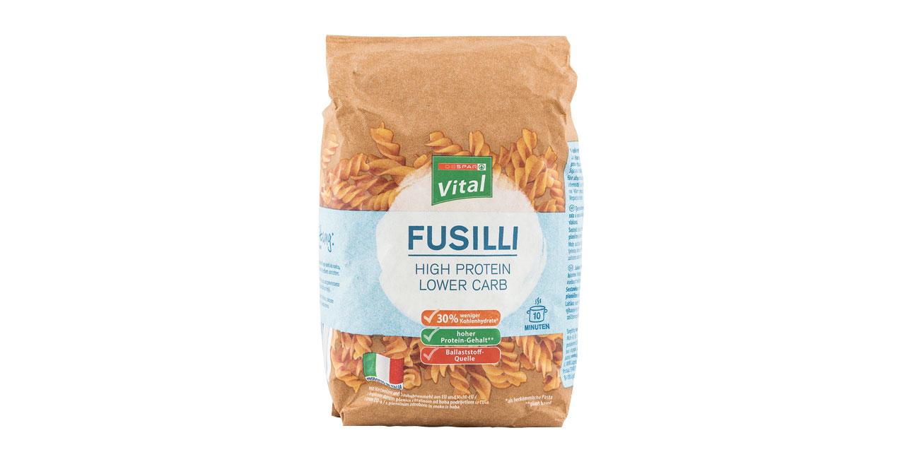 Eine Packung Fusilli High Protein - Lower Carb von SPAR Vital in durchscheinender Verpackung. 