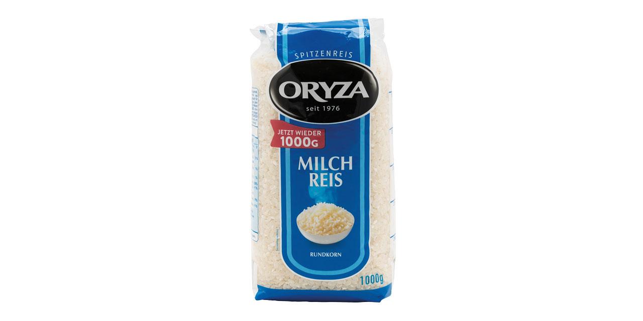 Eine Packung Oryza Milchreis in blauem Design vor weißem Hintergrund. 