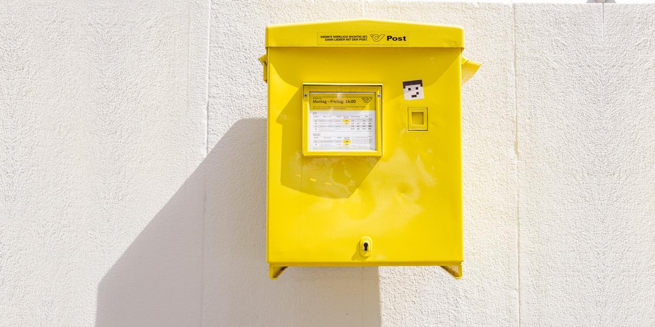 Postkasten Österreichische Post Hausmauer