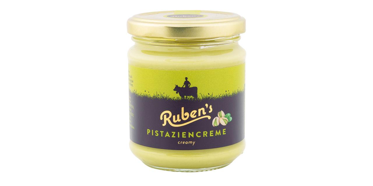 Glas mit grüner Pistaziencreme