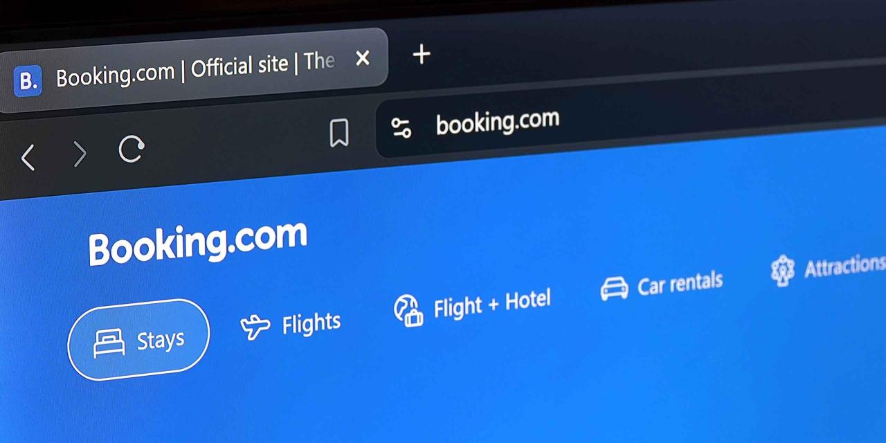 Die Booking.com-App am Smartphone