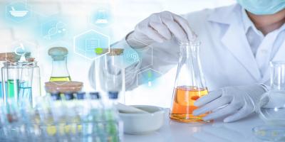 Zusammensetzung von Kosmetika im Test; (Bild: JoeZ/Shutterstock.com)
