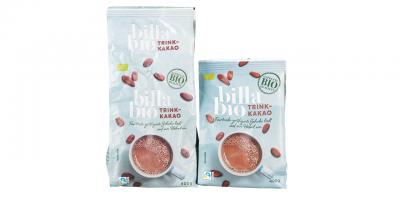 BILLA Bio Trinkkakao Pulver: alte überdimensionierte und neue kleinere Verpackung nebeneinader