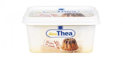 Thea Margarine: Margarine-Schachtel mit blauer Thea-Aufschrift und Kuchen-Bild; Preiserhöhung ist am Becher nicht erkennbar