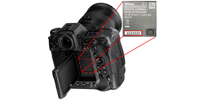 Schwarze Foto-Kamera Nikon Z 9 aus Fotografensicht mit herausgehobenem Typenschild