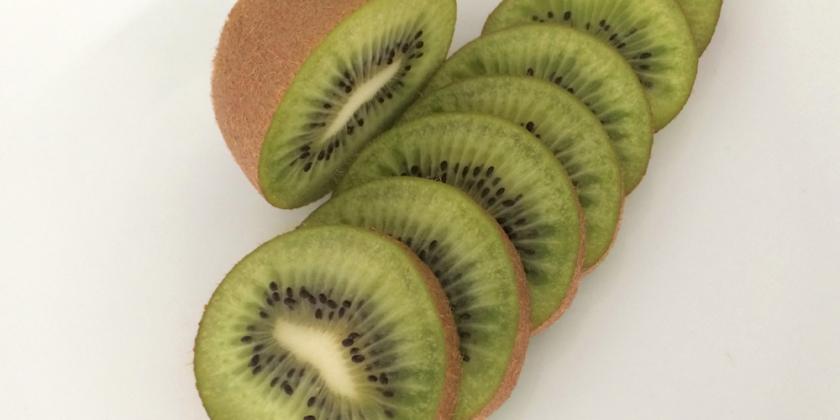Kiwi mit Schale