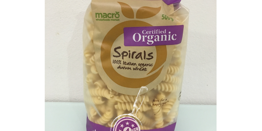 Eine Packung Spiral-Nudeln