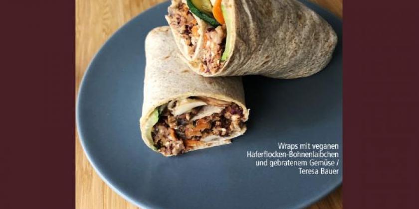Wraps mit veganen Haferflocken-Bohnenlaibchen und Gemüse