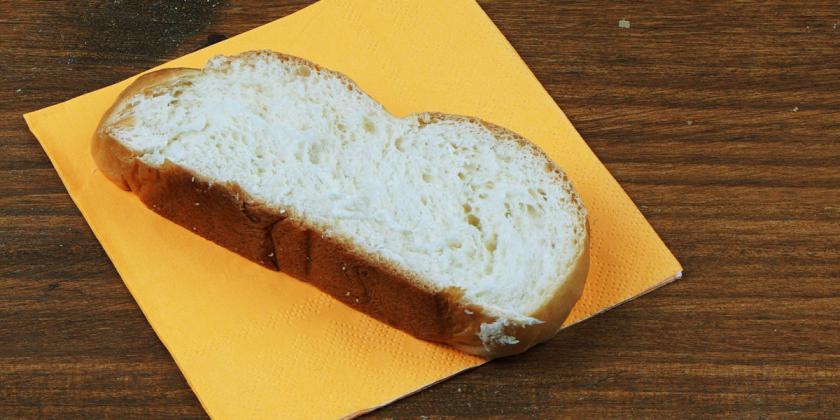 1 dünne Scheibe Striezel