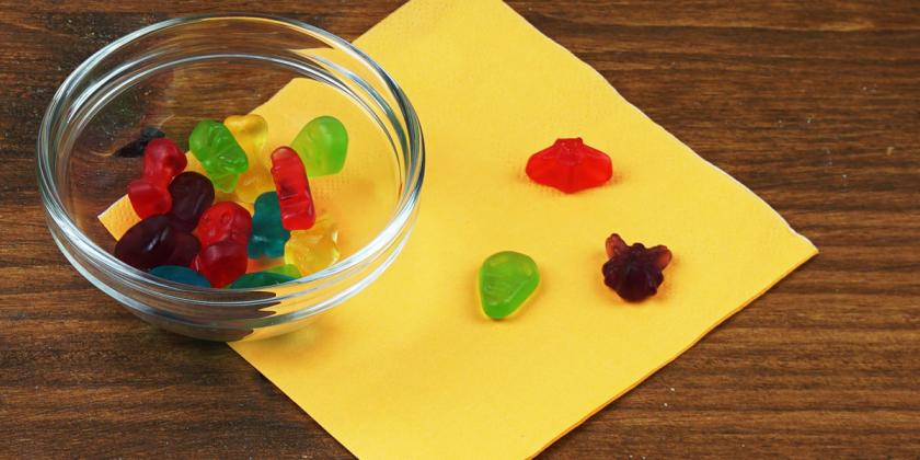 Halloween-Gummibärchen und ähnliche Figuren