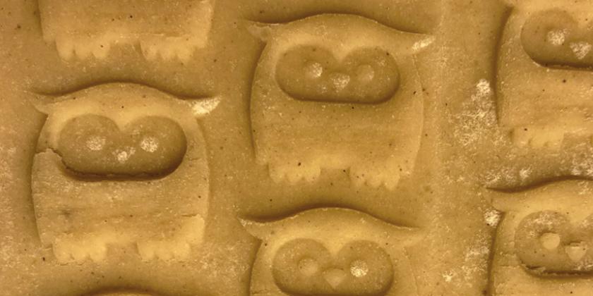 Teigroller Eulenmotiv: mit der Rolle die Eulenmotive auf den Teig aufgebracht.