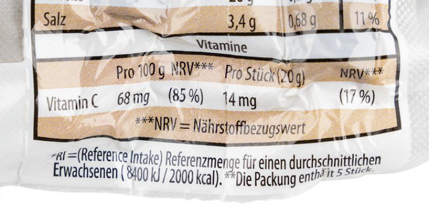 Snack Stixx Classic Dauerwurststicks: die Verpackung führt die Nährwerte an