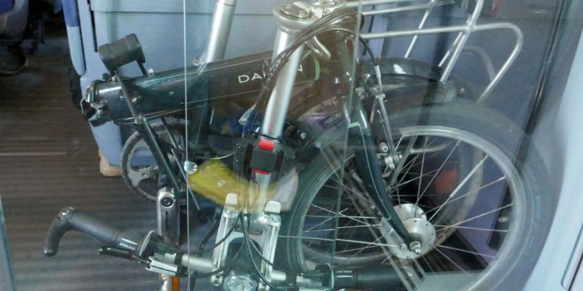 Faltrad im ICE der Deutschen Bahn
