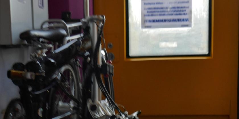 Faltrad im ungarischen Zug