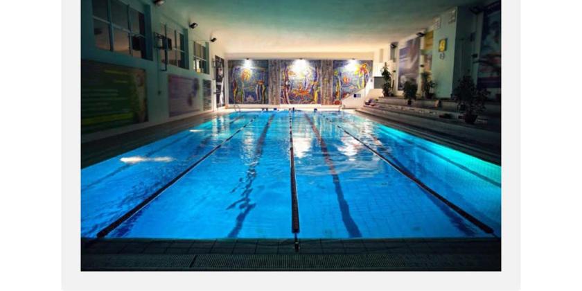 So sieht das Schwimmbad in LH-Hotel aus