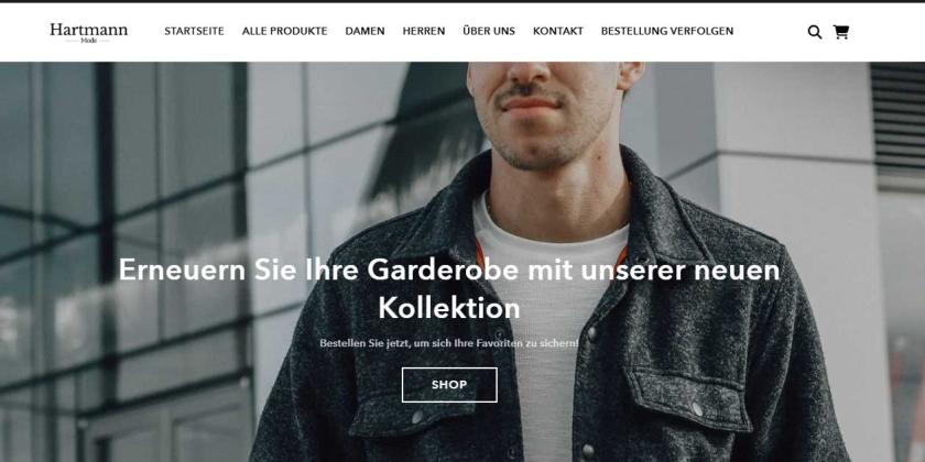 Screenshot der Seite hartmannmode.de zeigt Foto eine männlichen Models in Jeansjacke und weißem Tshirt