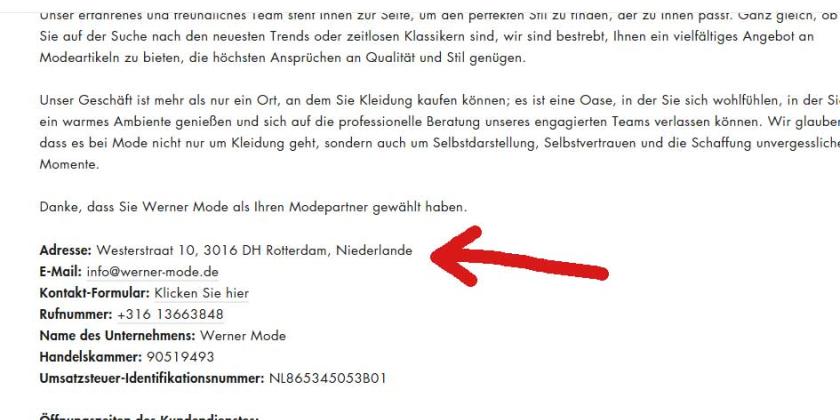 Auf den Screenshot der &quot;Über uns&quot; Seite von Werner Mode Berlin weist in händisch hinzugefügter roter Pfeil auf die holländische Anschrift hin.