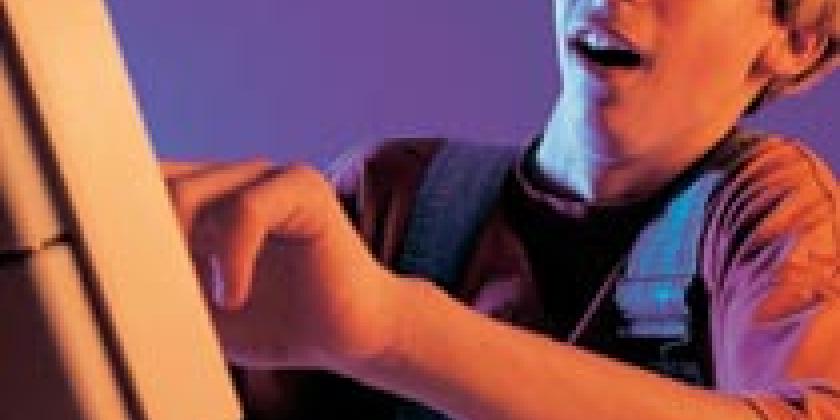 Jugendlicher Computer Jugendlicher Computer