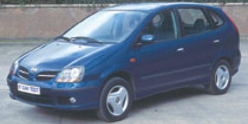 Nissan Almera Tino