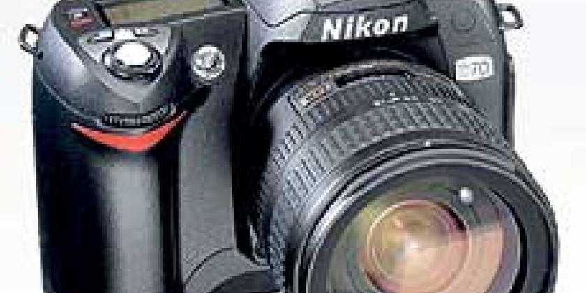 Digitalkamera Nikon D70 + Nikkor AF-S DX 18-70 G ED