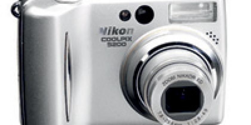 Digitalkamera Nikon Coolpix E5200 Kamera