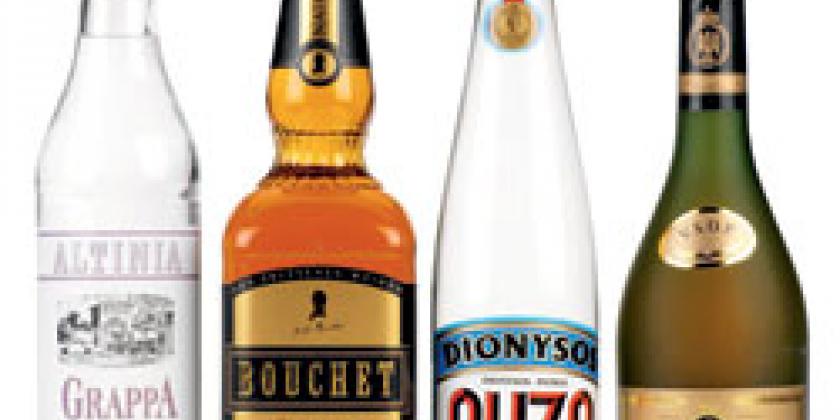 Edelbrand Flasche Alkohol Geist Kornbrand Obstschnaps Weinbrand