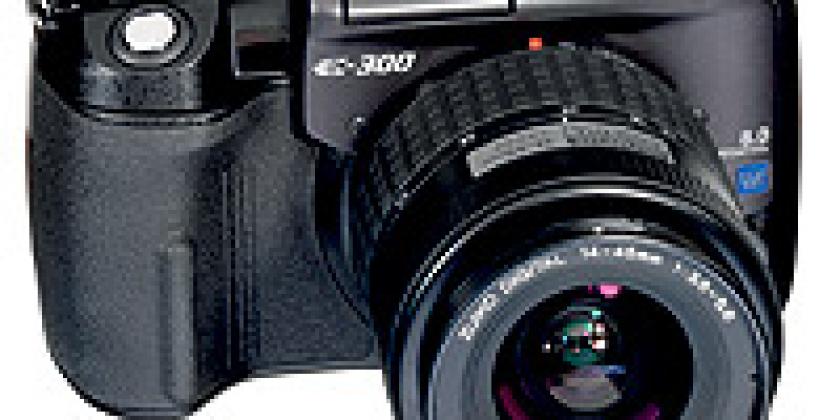 Digitalkamera Olympus E-300 + 14-45mm Zuiko Digital