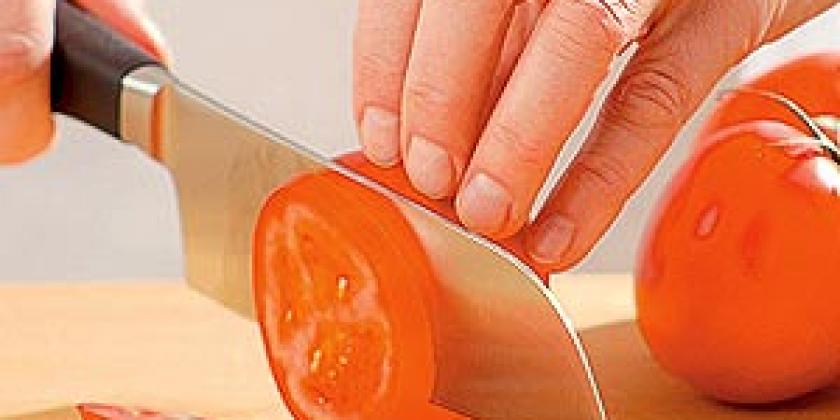 Kochmesser Schneiden Tomaten Brett Messer Hände