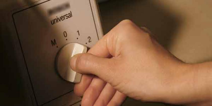 Brotbackmischungen im KONSUMENT-Test: Rührmaschine einstellen (Bild: E.Würth/VKI)