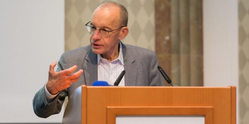 Preisverleihung: Begrüßung Franz Floss (Bild: Martina Draper)