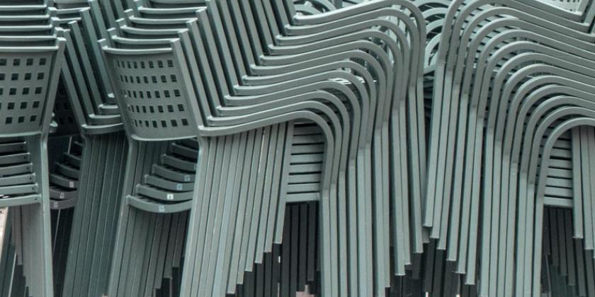 Stühle farbig (Foto: Müller/VKI)