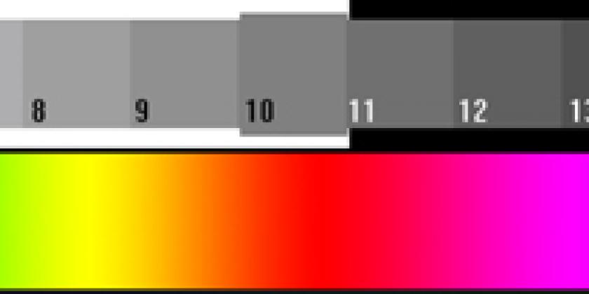 B Testblatt zur Bildschirmeinstellung (4) Testblatt zur Bildschirmeinstellung: weiße bis schwarze Felder (Bild: colour-science.com)