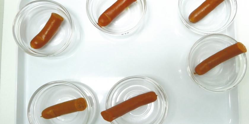 Laienverkostung im Debreziner-Test: die ersten sechs Proben (Bild: Tacha/VKi)