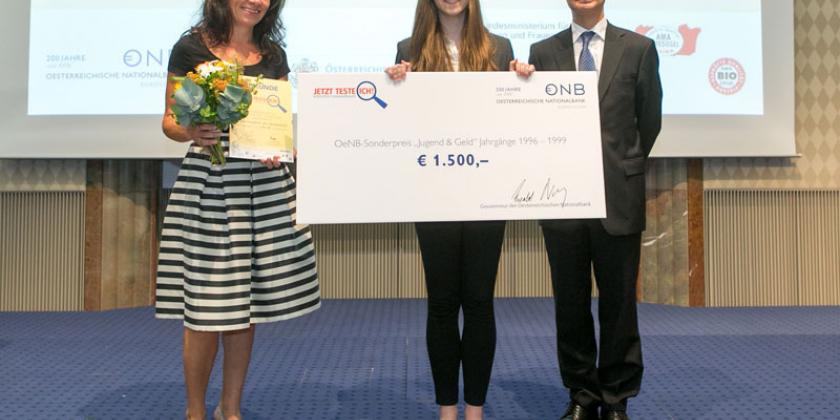 Altersgruppe 1996 - 1999, Sonderpreis &quot;Jugend &amp; Geld&quot;: Supermarktprodukte versus Bauernprodukte, BHAK Grazbachgasse, Steiermark (Bild: Martina Draper)