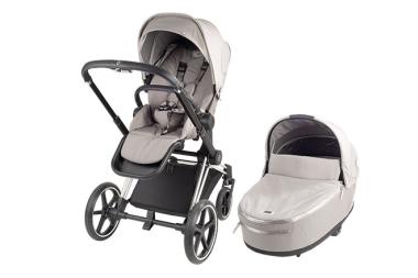 Kombikinderwagen mit Sitz und daneben Liegewanne