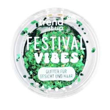 Der tend !t up Festival Glitter von dm in Grün in einer durchsichtigen Dose vor weißem Hintergrund. 