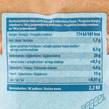 Die Nährwerttabelle der Fusilli High Protein - Lower Carb von SPAR Vital in blauer Schrift auf weißem Hintergrund. 