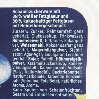Die Zutatenliste der Schwedenbomben Heidelbeertraum in weißer Schrift auf blauem Hintergrund. 