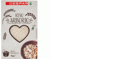 Eine Packung Despar Riso Arborio (1 kg). Die Verpackung ist beige mit dekorativen Reis- und Pflanzenmotiven. In der Mitte befindet sich ein herzförmiges Sichtfenster, durch das die Reiskörner sichtbar sind. Unten rechts ist ein Teller mit Risotto abgebildet. Geeignet „ideale per risotti“. Italienisches Produkt.