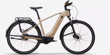 helles E-Bike mit Diamantrahmen