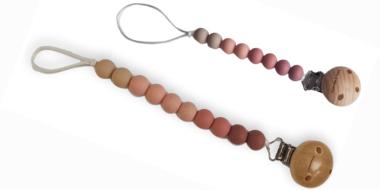 2 Schnullerketten aus Holzperlen und einem Holz/Metallclip