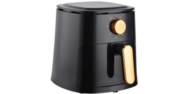 hoher schwarzer Air Fryer mit goldfarbenem Knopf und Griff