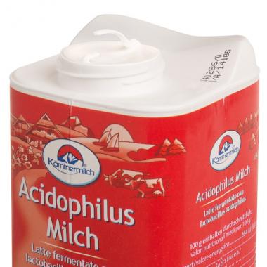 Kärntnermilch Acidophilus Milch: Die Verschlusslasche reißt leicht ab. (Bild: VKI/U. Romstorfer)