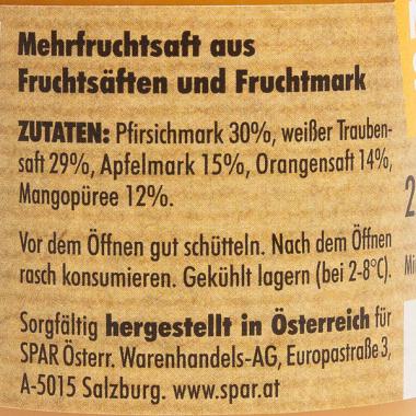 Spar enjoy Orange-Mango Smoothie: Die Zutatenliste zeigt, dieser Mehrfruchtsaft besteht überwiegend aus Pfirsichmark und Traubensaft. (Bild: U. Romstorfer/VKI)