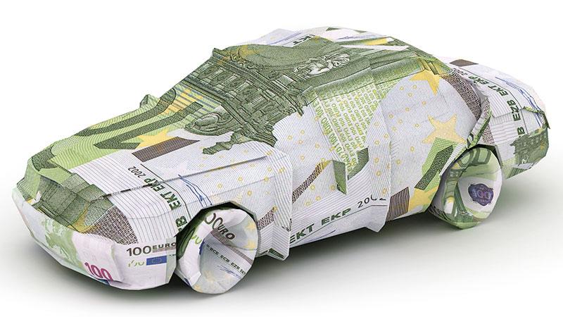 Auto geformt aus Euroscheinen