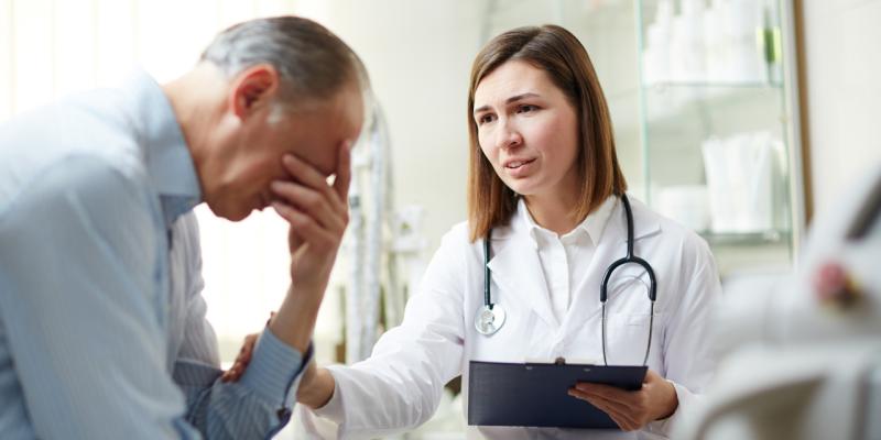 Ärztin Patient Verzweiflung Krankenhaus
