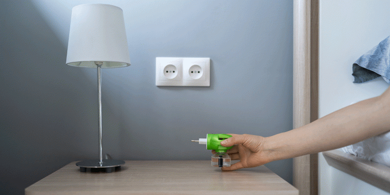 Gelsenstecker wird eingesteckt