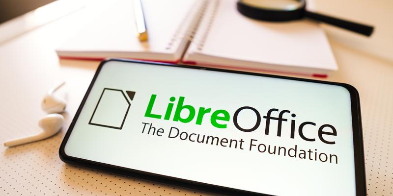 LibreOffice Logo auf Smartphone Schreibtisch